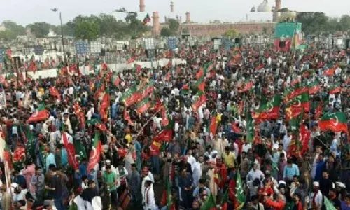 इमरान के आह्वान पर पीटीआई दो मार्च को खोलेगी मोर्चा, चुनाव में धांधली को लेकर प्रदर्शन की तैयारी