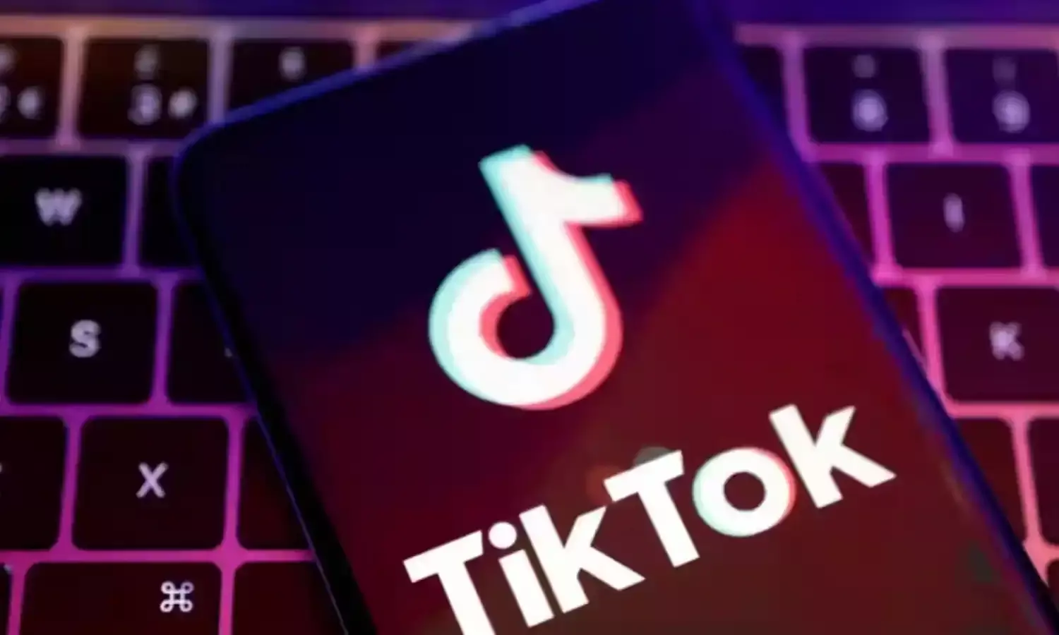 नेपाल में टिकटॉक ब्लॉक नहीं करने वाली इंटरनेट कंपनियों पर कार्रवाई की मांग