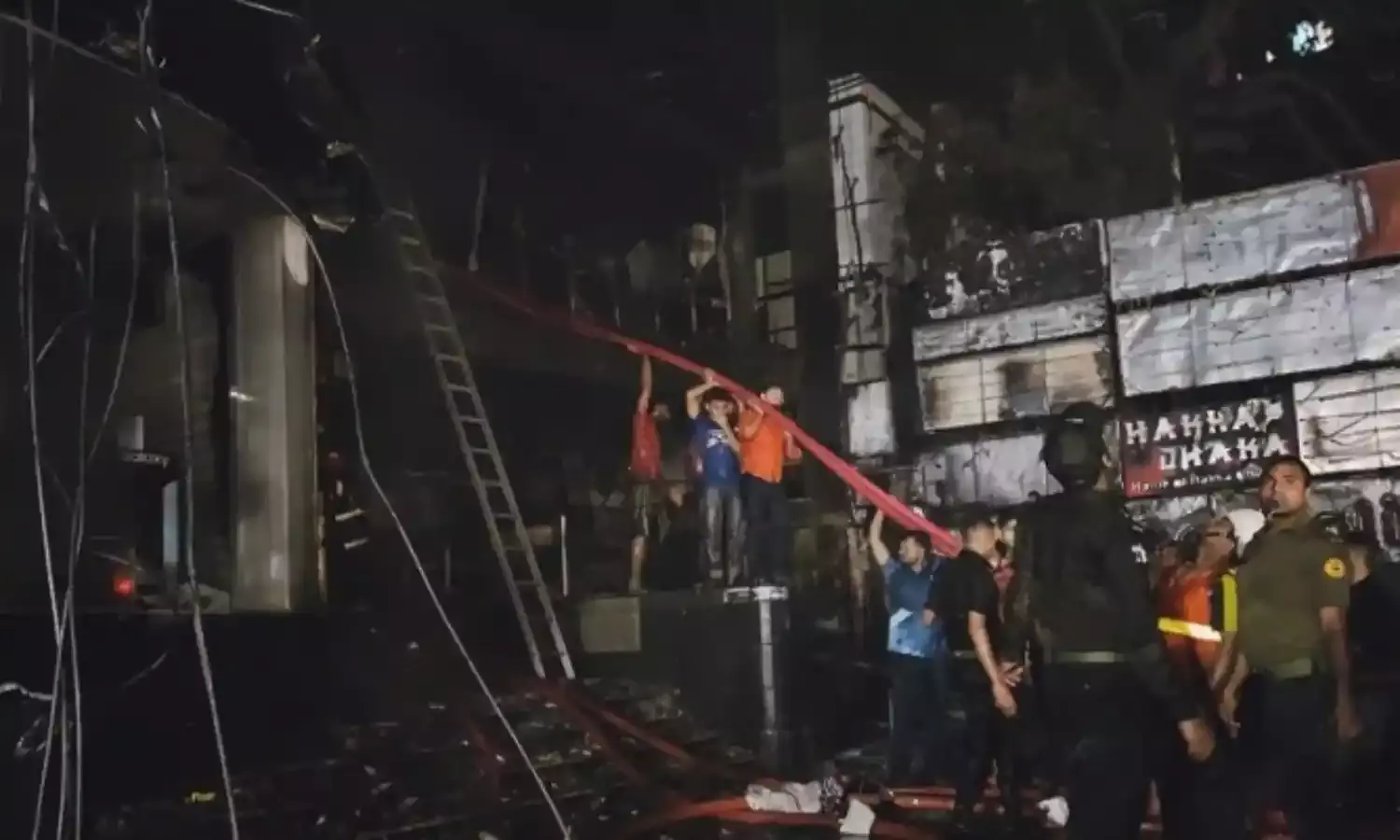 बांग्लादेश की राजधानी ढाका में आग लगने से 44 लोगों की मौत