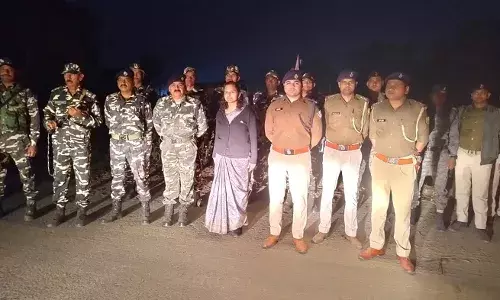 लोकसभा चुनाव को लेकर एसडीएम और एसडीपीओ ने भारत नेपाल सीमा की सुरक्षा का जायजा लिया