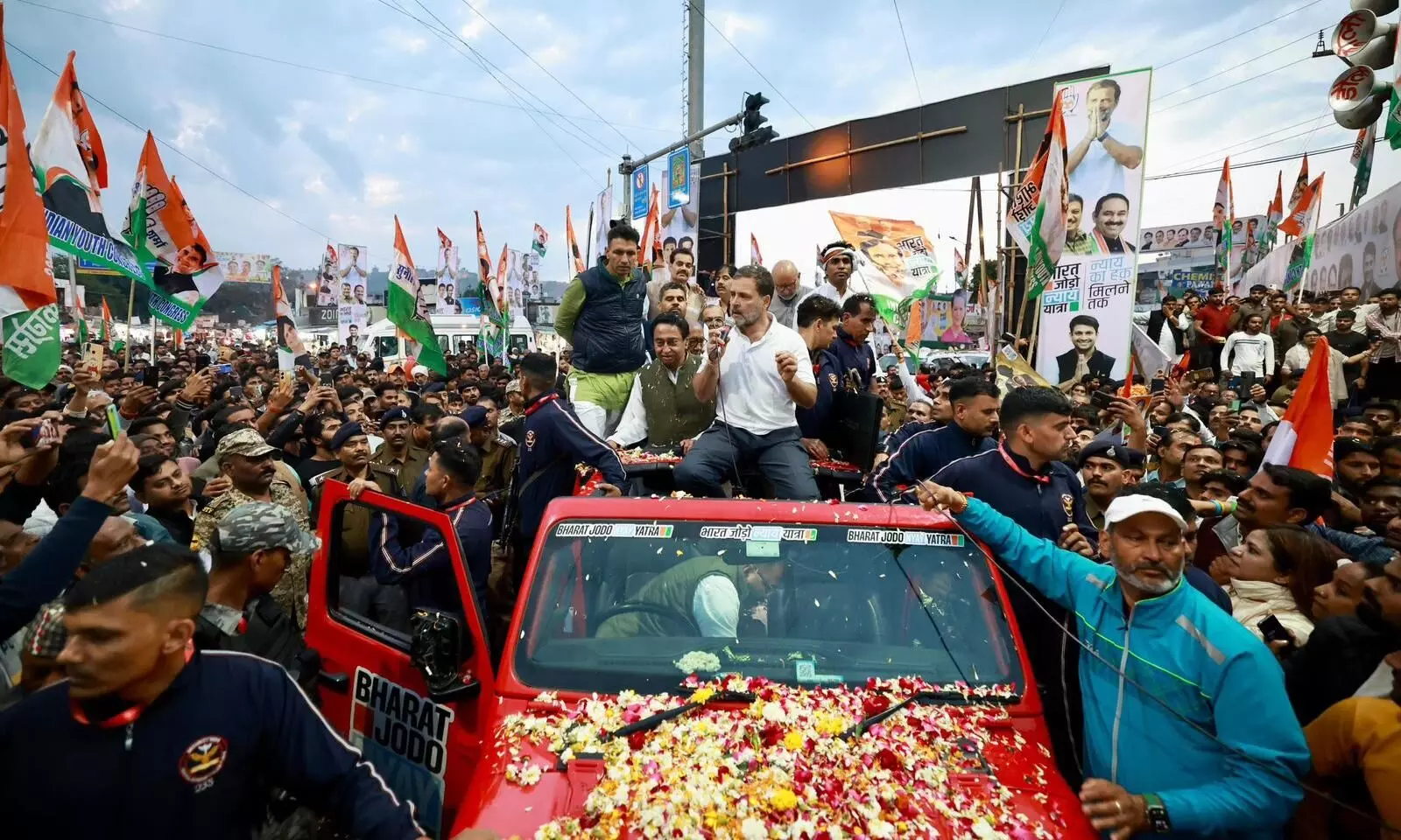 राहुल गांधी की भारत जोड़ो न्याय यात्रा पहुंची ग्वालियर, अग्निवीर भर्ती पर उठाएं सवाल