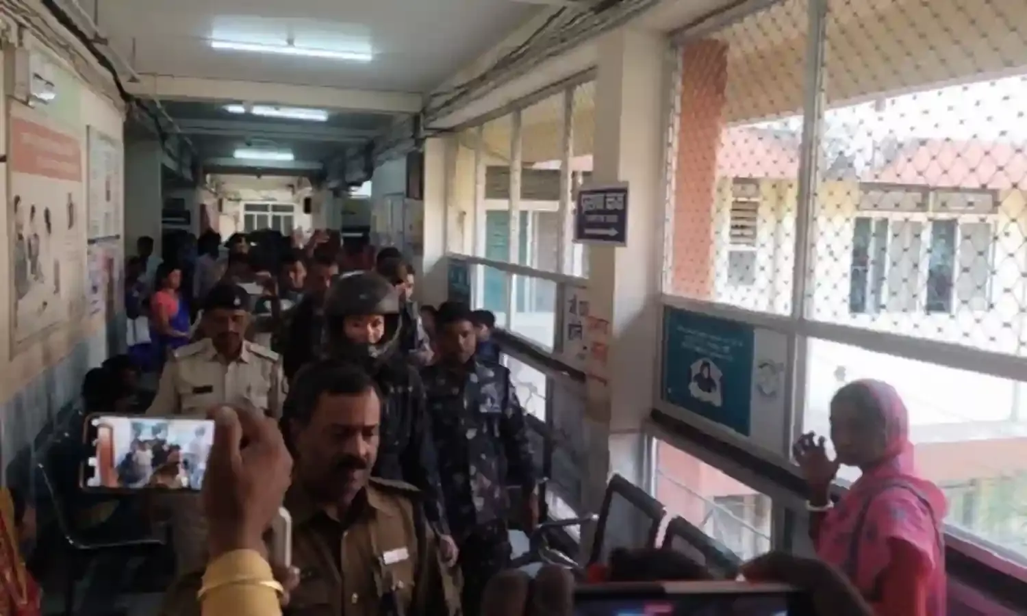 झारखंड के दुमका में स्पेन की महिला पर्यटक से सामूहिक दुष्कर्म, तीन गिरफ्तार