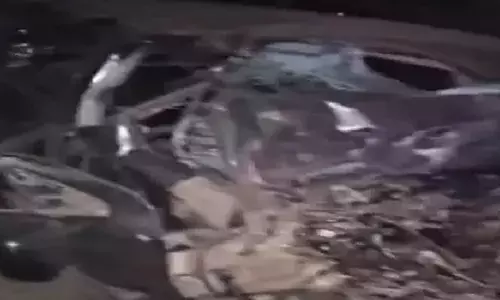 वडोदरा में कंटेनर से टकराई कार, एक परिवार के पांच की मौत