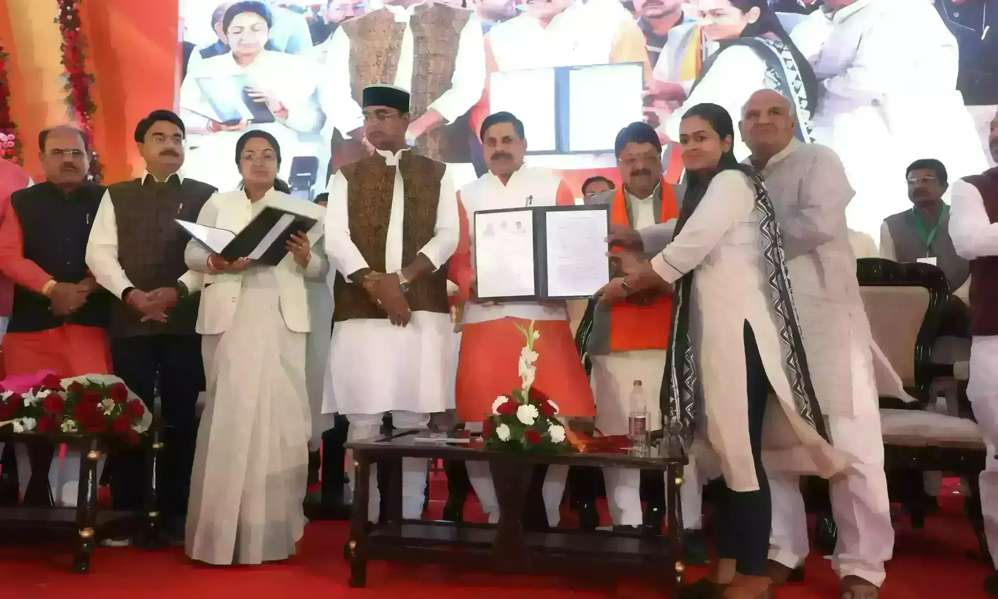 मुख्यमंत्री डॉ यादव ने नए अधिकारियों को दी सीख, कहा - जनसेवा के भाव से शासकीय सेवा में कार्य करें