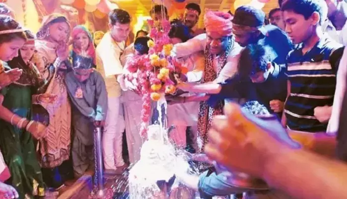 भारत से 62 हिंदू महाशिवरात्रि समारोह में शामिल होने पाकिस्तान पहुंचे भारत से 62 हिंदू महाशिवरात्रि समारोह में शामिल होने पाकिस्तान पहुंचे