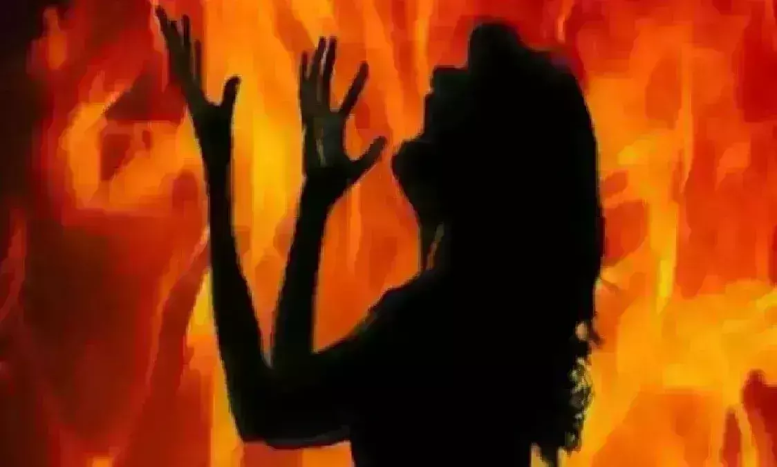 विदिशा में जेठ ने बहू को पेट्रोल डालकर आग लगाई, गंभीर हालत में भोपाल रेफर