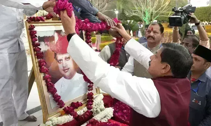 स्व माधवराव सिंधिया की जयंती पर पुष्पांजलि अर्पित , मुख्यमंत्री भी हुए शामिल