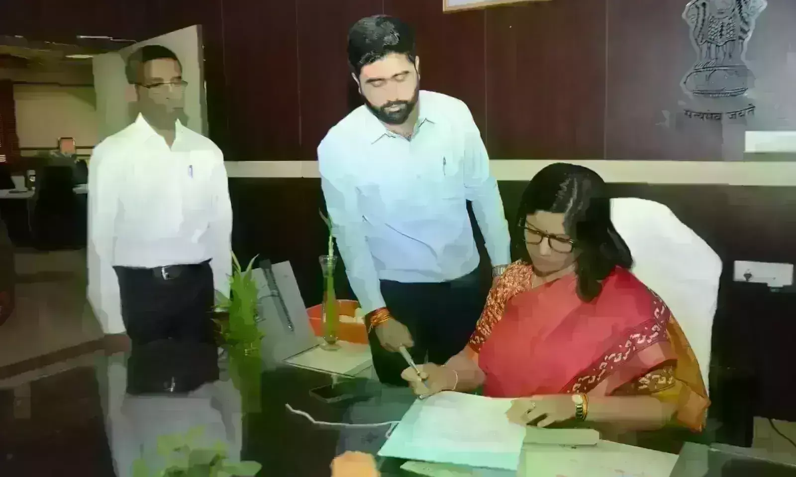 ग्वालियर को मिली पहली महिला कलेक्टर, रुचिका चौहान ने संभाला कार्यभार ग्वालियर को मिली पहली महिला कलेक्टर, रुचिका चौहान ने संभाला कार्यभार