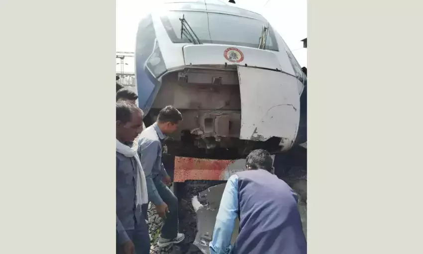 मुरैना में वंदे भारत ट्रेन से टकराया गोवंश, इंजिन क्षतिग्रस्त