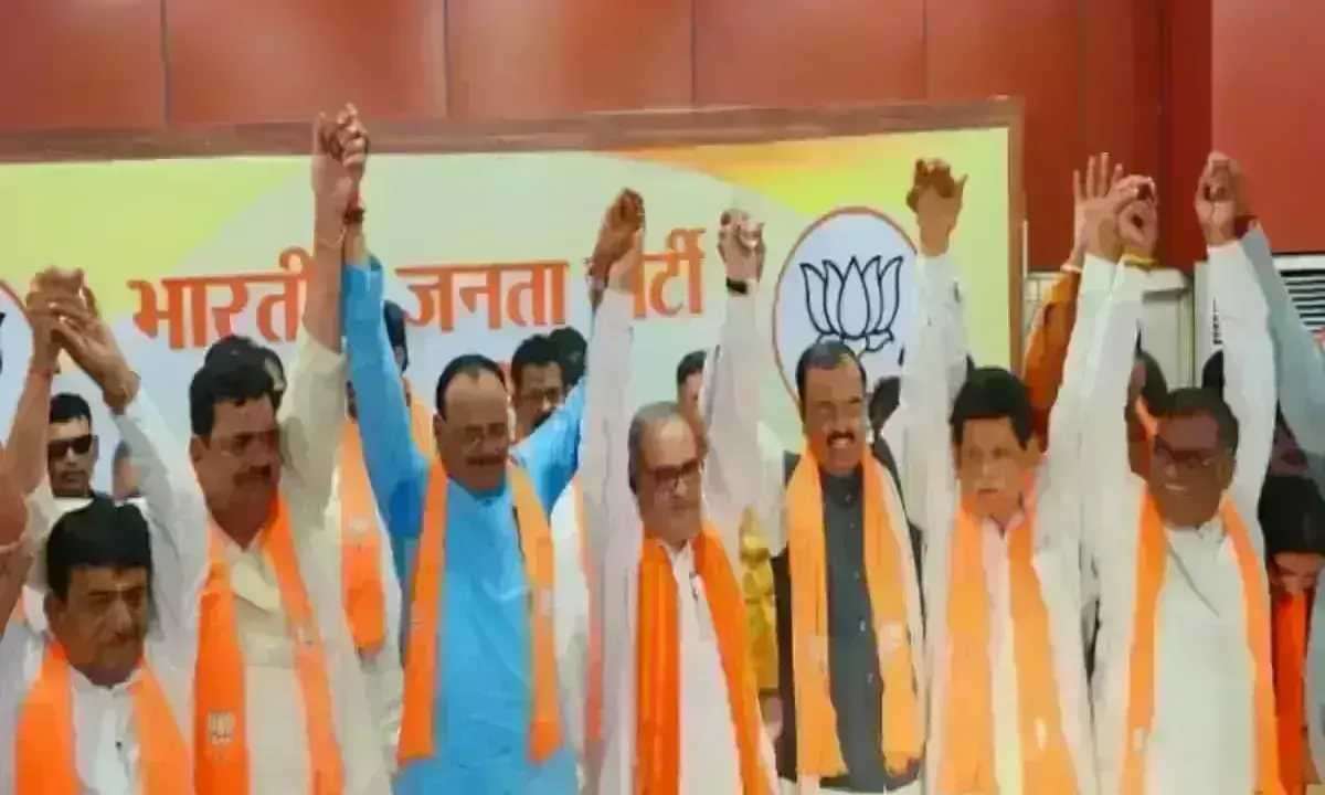 उप्र में सपा-बसपा को झटका, कई नेता भाजपा में शामिल उप्र में सपा-बसपा को झटका, कई नेता भाजपा में शामिल