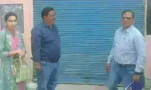 ग्वालियर में शासकीय मूल्य की दुकान पर छापा, कारण बताओ नोटिस जारी किया ग्वालियर में शासकीय मूल्य की दुकान पर छापा, कारण बताओ नोटिस जारी किया