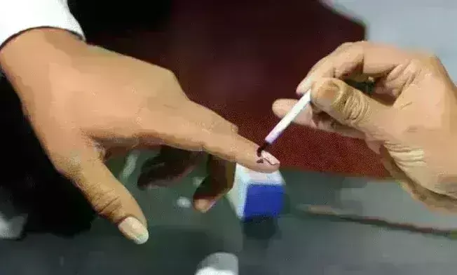 लोकसभा चुनाव के पहले चरण के लिए अधिसूचना जारी , 102 सीटों पर नामांकन शुरू लोकसभा चुनाव के पहले चरण के लिए अधिसूचना जारी , 102 सीटों पर नामांकन शुरू