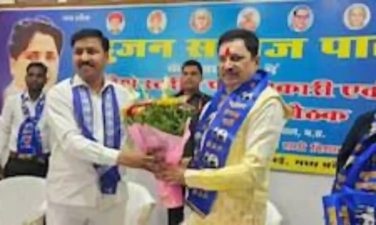 नारायण त्रिपाठी ने सुबह बीएसपी की सदस्यता ली, शाम को मिल गया लोकसभा का टिकट