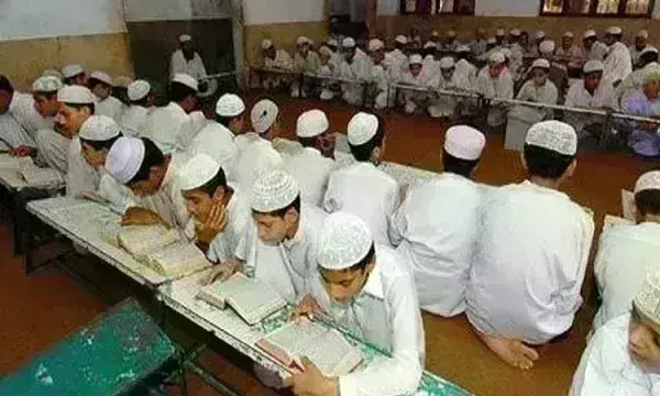 हाईकोर्ट का बड़ा फैसला, उप्र बोर्ड ऑफ मदरसा कानून को असंवैधानिक करार दिया