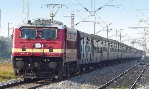 होली पर ग्वालियर से मथुरा जाने के लिए आरक्षण फुल, सामान्य टिकट की बिक्री बढ़ी