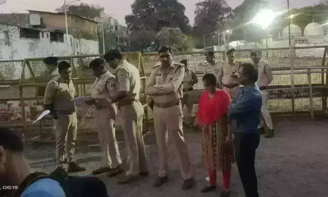 ASI की टीम ने भोजशाला में दूसरे दिन किया सर्वे,  पर्यटकों के प्रवेश पर रही रोक