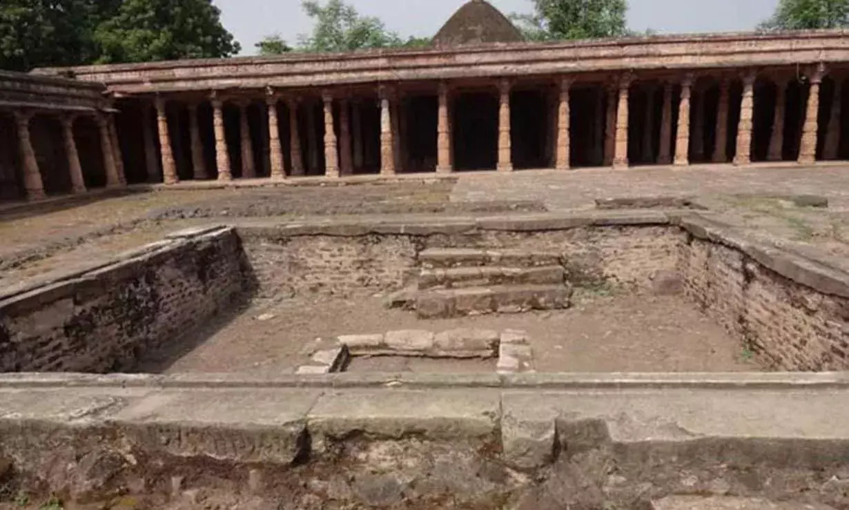 भोजशाला में तीसरे दिन हुआ ASI का सर्वे, हिंदू-मुस्लिम पक्षकार रहे मौजूद