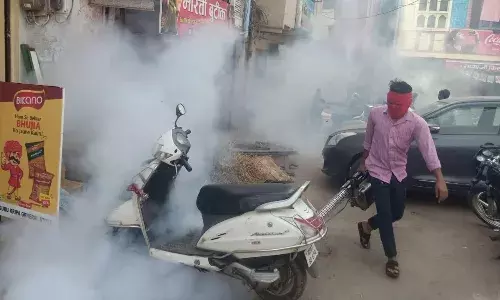 ग्वालियर के विभिन्न वार्डों में किया कीटनाशक दवाओं का छिड़काव