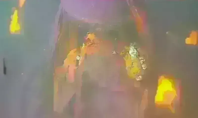 महाकाल मंदिर के गर्भगृह में गुलाल डालने से भड़की आग, पुजारी समेत 13 झुलसे