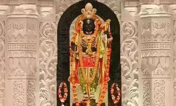 अयोध्या में 495 वर्षों के बाद रामलला ने भव्य मंदिर में खेली होली, देशभर से उमड़े श्रद्धालु