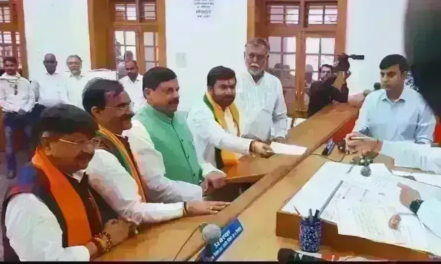 छिंदवाड़ा में भाजपा प्रत्याशी बंटी साहू ने भरा नामांकन, मुख्यमंत्री समेत कई नेता शामिल