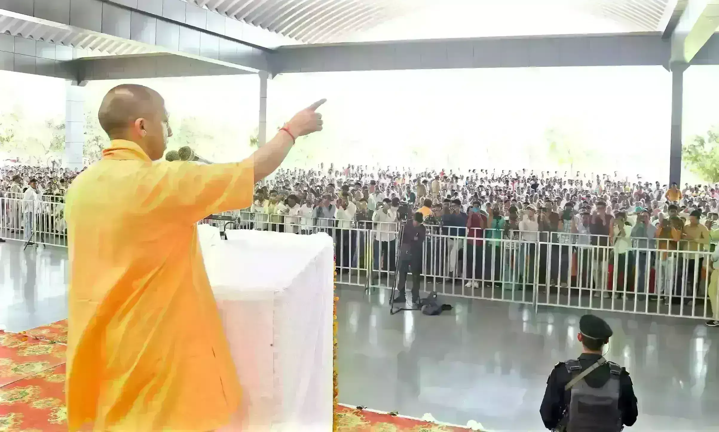 योगी आदित्यनाथ का विपक्ष पर वार, कहा - जब वोट गलत हाथों में जाता है तो कैराना में होता है पलायन