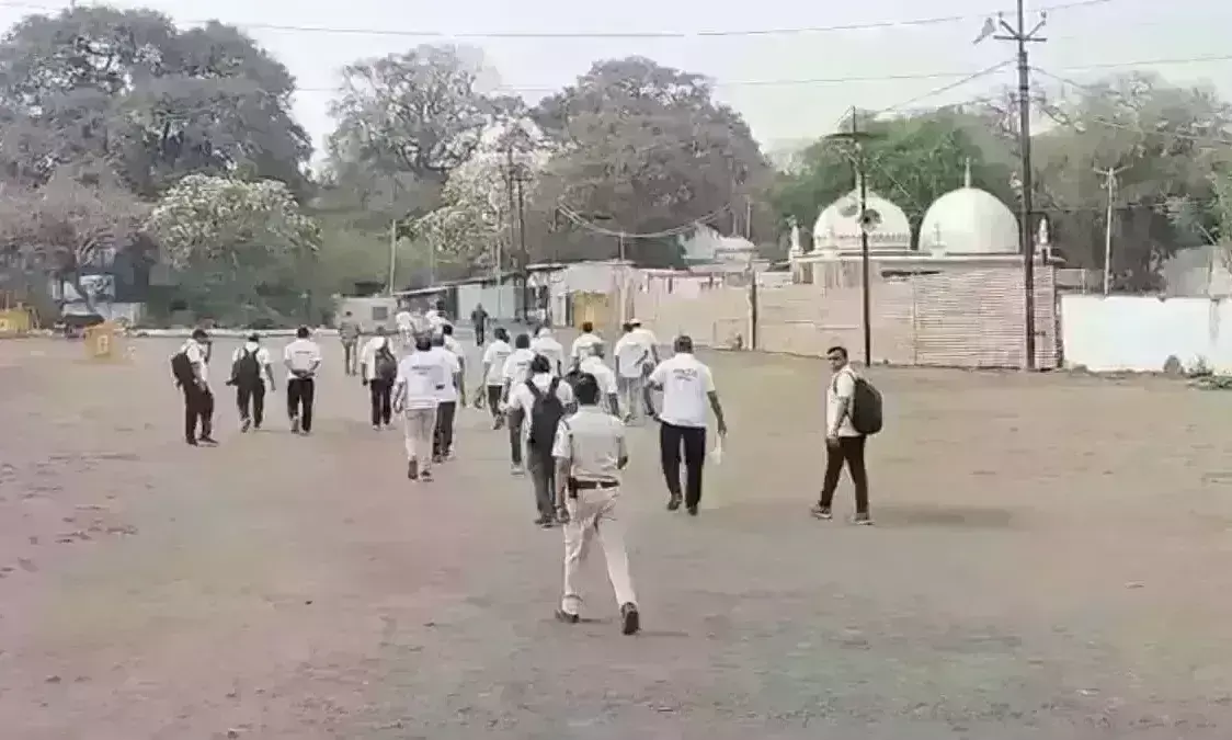 भोजशाला में ASI का सर्वे नौंवे दिन भी जारी, बाहर भारी पुलिस बल तैनात