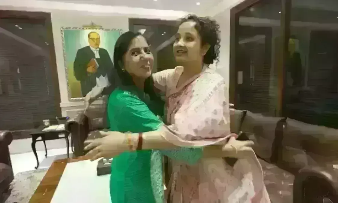 कल्पना सोरेन ने दिल्ली में सुनीता केजरीवाल से की मुलाकात, जानिए क्या हुई चर्चा ?