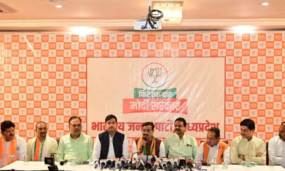 ग्वालियर पहुंचे वीडी शर्मा, भ्रष्टाचार को लेकर कमलनाथ पर बोला हमला