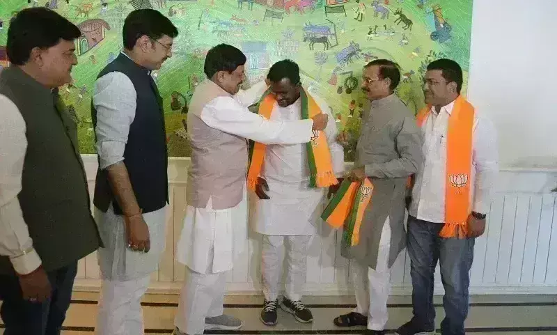 कमलनाथ के गढ़ में कांग्रेस को बड़ा झटका, छिंदवाड़ा महापौर विक्रम अहाके सहित कई कांग्रेसी भाजपा में शामिल