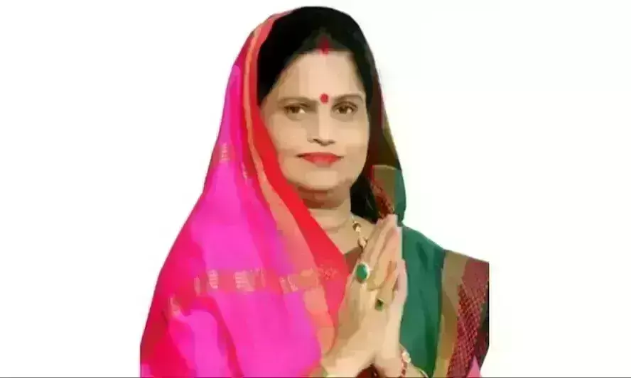 सपा ने खजुराहो सीट पर बदला लोकसभा प्रत्याशी, पूर्व विधायक मीरा यादव को दिया टिकट