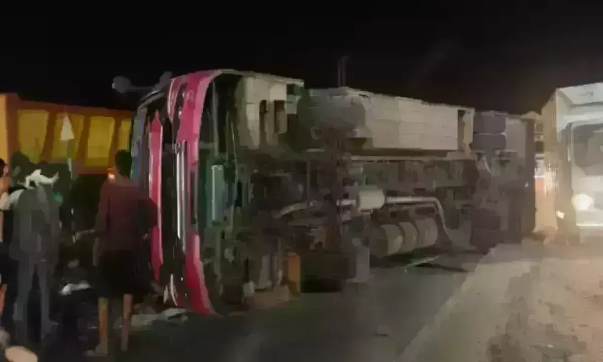 मुरैना में बड़ा हादसा, श्रद्धालुओं से भरी बस पलटी, कई घायल