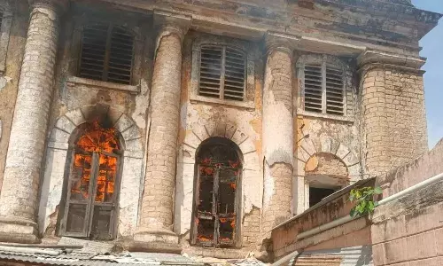 ग्वालियर में एजी ऑफिस के पुराने भवन में लगी आग, लोकल फंड समेत कई दस्तावेज स्वाहा