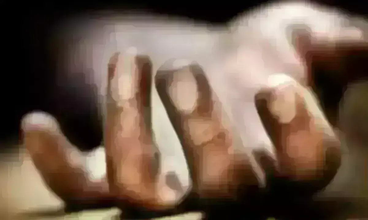 प्याज लहसुन छोड़ पूजा पाठ से पत्नी थी नाराज, विवाद में हत्या