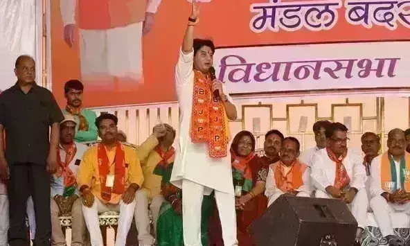 शिवपुरी में भाजपा कार्यकर्ताओं से मिले ज्योतिरादित्य सिंधिया, कहा -यह चुनाव नहीं संग्राम है शिवपुरी में भाजपा कार्यकर्ताओं से मिले ज्योतिरादित्य सिंधिया, कहा -यह चुनाव नहीं संग्राम है