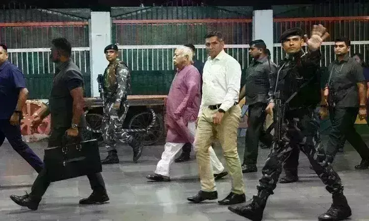 सरसंघचालक डॉ. मोहन भागवत की सुरक्षा में चूक, बुलेट मोटरसाइकिल लेकर प्लेटफार्म पर पहुंचा युवक