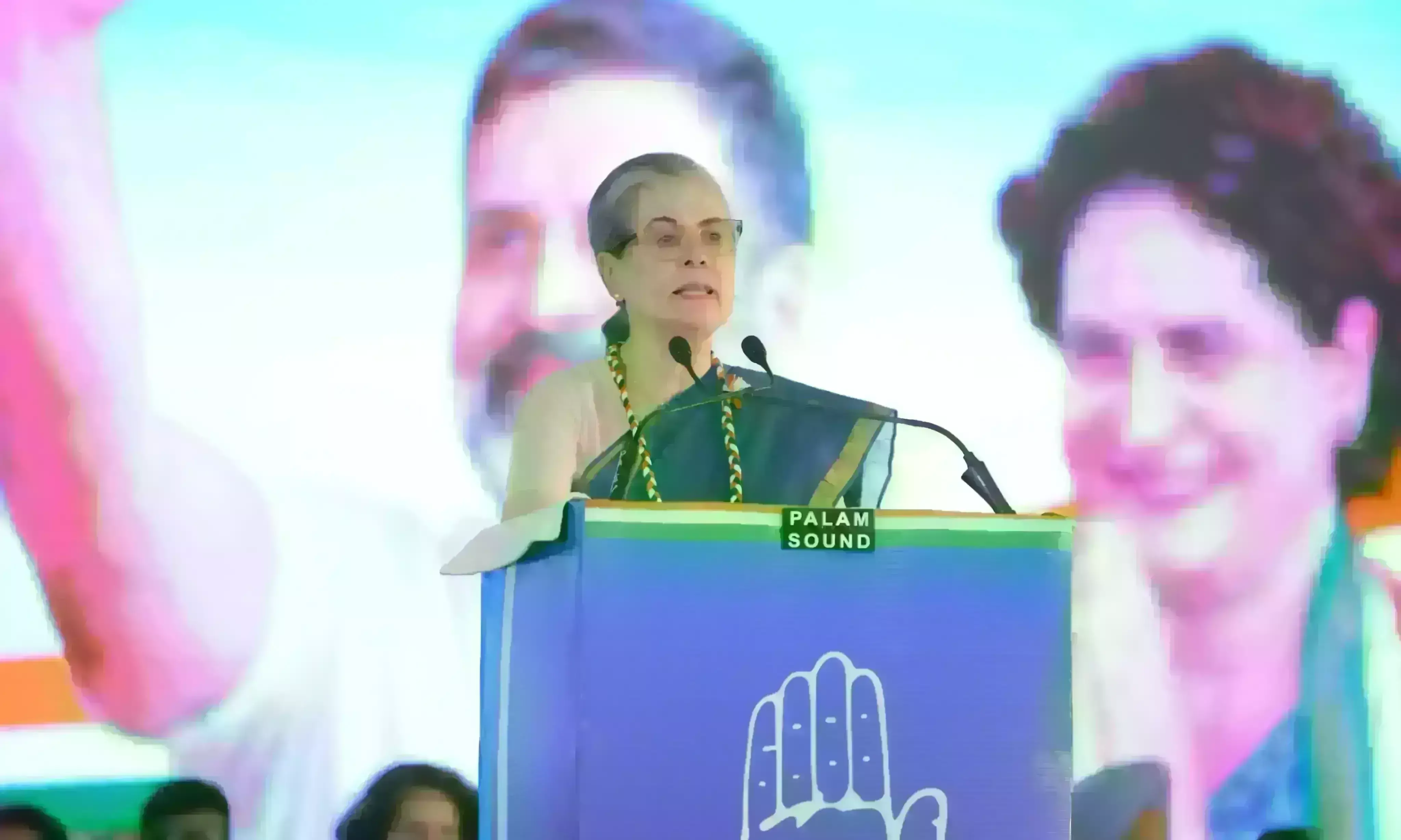 जयपुर में गरजी सोनिया गांधी,  कहा - देश चंद लोगों की जागीर नहीं है, हमारे पूर्वजों ने इसे खून से सींचा