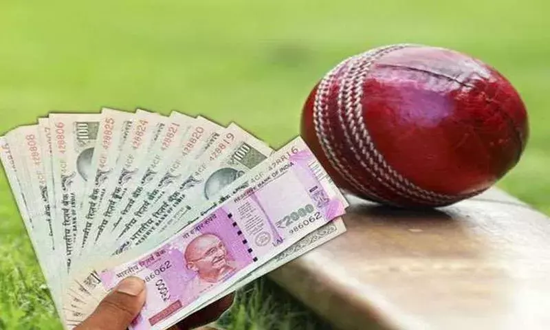 ग्वालियर में क्रिकेट मैच पर सट्टा खिला रहे सटोरिए दबोचे
