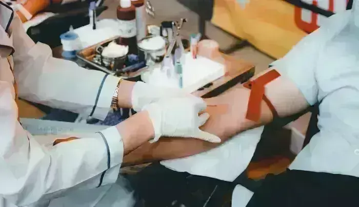 जयारोग्य के ब्लड बैंक में रक्त का आकाल, नहीं मिल रहा मरीजों को खून