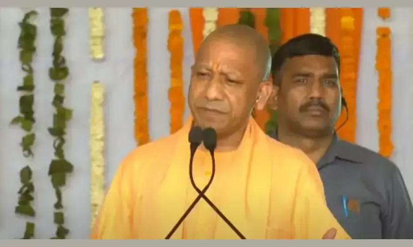 योगी आदित्यनाथ ने इंडी गठबंधन पर कसा तंज, कहा - कांग्रेस की कुटिल चालों से देश का विभाजन हुआ