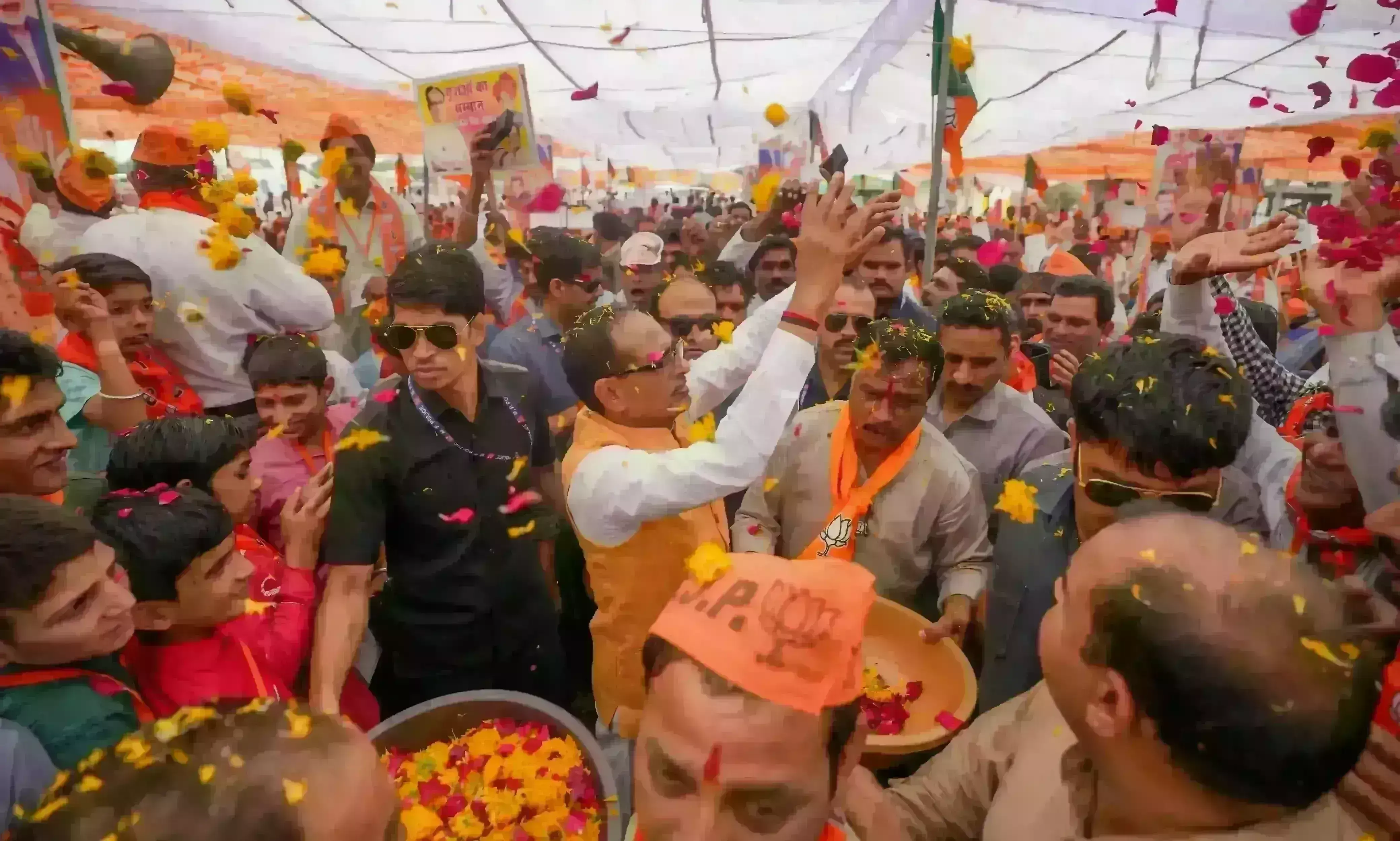 कांग्रेस पर बरसे शिवराज सिंह, कहा - जिस दल के सर्वोच्च नेता ही चुनाव से भाग रहे उसकी दुर्गति तय है