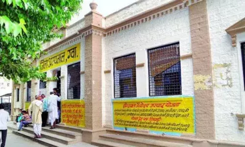 ग्वालियर में जिला अस्पताल की बिगड़ी जांच सुविधा, उपचार के लिए मरीज परेशान