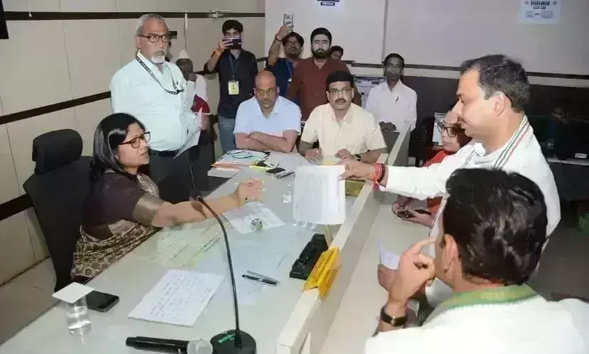 ग्वालियर में कांग्रेस प्रत्याशी प्रवीण पाठक ने भरा नामांकन, कहा - यह लोकतंत्र को बचाने का चुनाव है