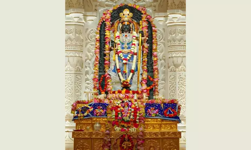 रामनवमी विशेष  : भगवान श्रीराम राजीवलोचन, अप्रतिम सौंदर्य और यौवन के स्वामी