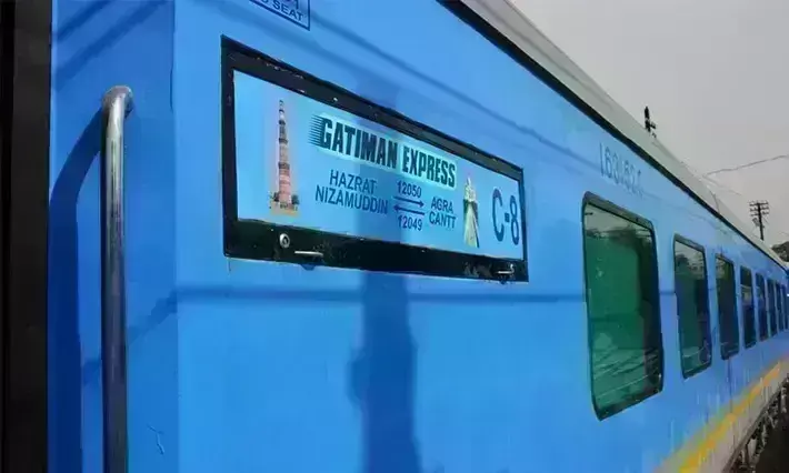 गतिमान एक्सप्रेस हुई हाईटेक, दस सेकेंड में बंद होंगे दरवाजे