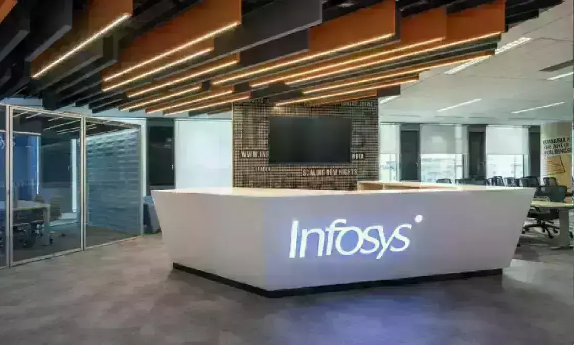 Infosys का चौथी तिमाही में बढ़ा 30 फीसदी मुनाफा, 20 रुपए प्रति शेयर लाभांश का ऐलान