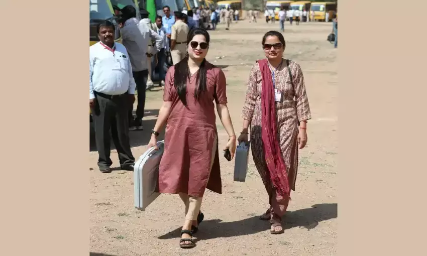 मप्र की 6 लोकसभा सीटों पर कल होगी वोटिंग, चुनाव सामग्री के साथ मतदान दल रवाना