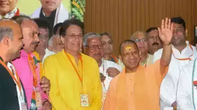 योगी आदित्यनाथ ने की चुनाव सभा, कहा - मेरठ के विकास के लिए अरुण गोविल को लाएं है