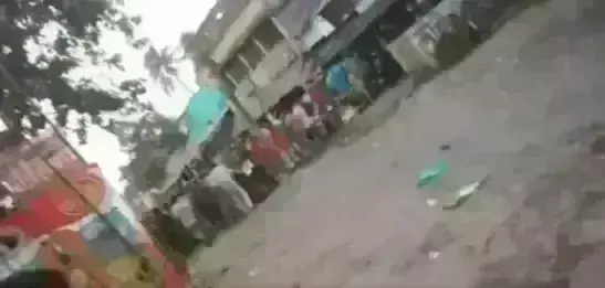 मुर्शिदाबाद के रेजीनगर में दंगे के बाद हालात तनावपूर्ण, इलाके में सेंट्रल फोर्स का मार्च मुर्शिदाबाद के रेजीनगर में दंगे के बाद हालात तनावपूर्ण, इलाके में सेंट्रल फोर्स का मार्च