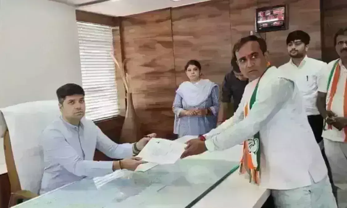 सूरत में कांग्रेस को झटका, उम्मीदवार निलेश कुंभाणी का नामांकन रद्द